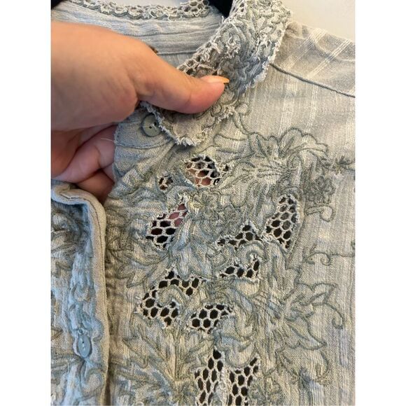 FREE PEOPLE Carter Dobby Embroidered Shirt in Waterfall Green Sz M Boho preppy - Picture 4 of 8